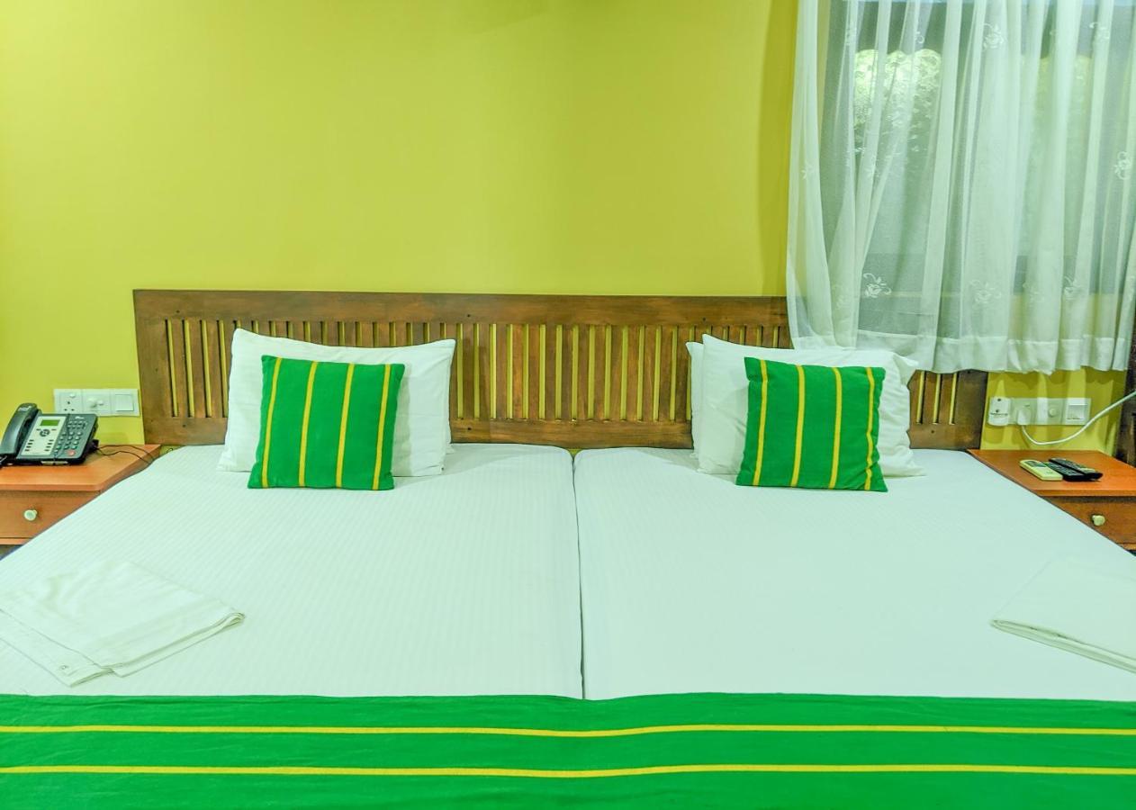 Golden Wild - Yala Hotel Tissamaharama Buitenkant foto
