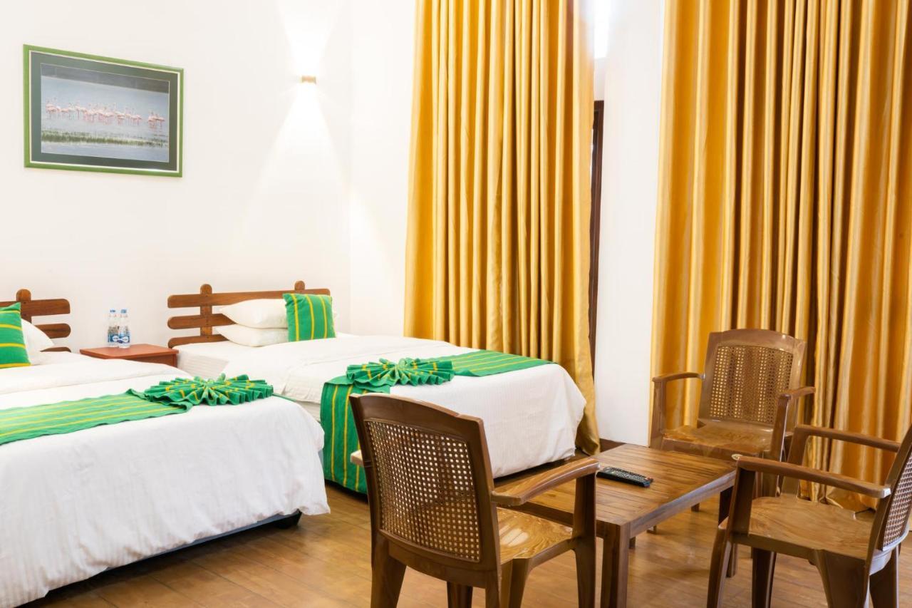 Golden Wild - Yala Hotel Tissamaharama Buitenkant foto
